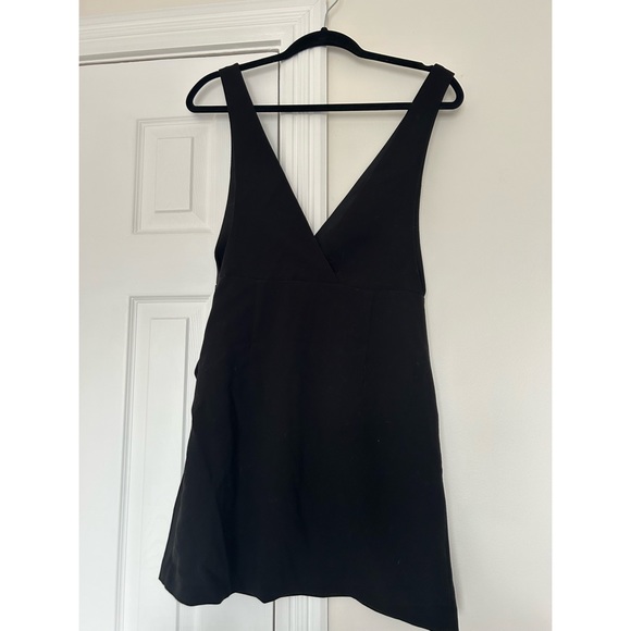 NWT size 4 black mini dress - Picture 1 of 3